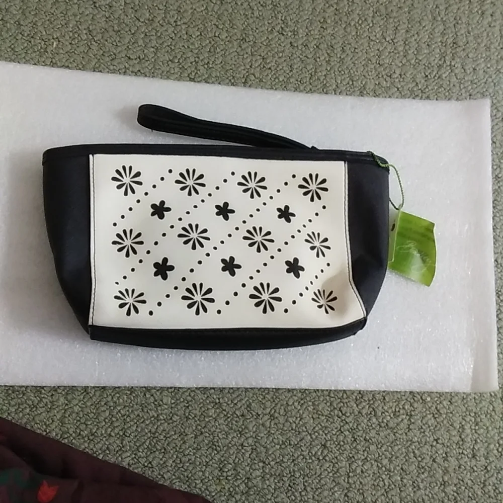 Purse - Picture 2 of 4